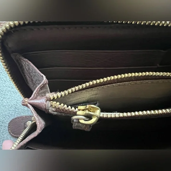 Chloé long zippered wallet twist project